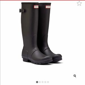 NWT HUNTER Matte tall black boots